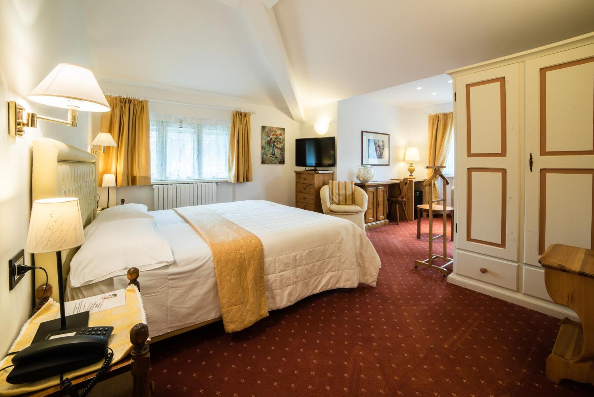 Albergo Milano Snc Lanzo dʼIntelvi エクステリア 写真