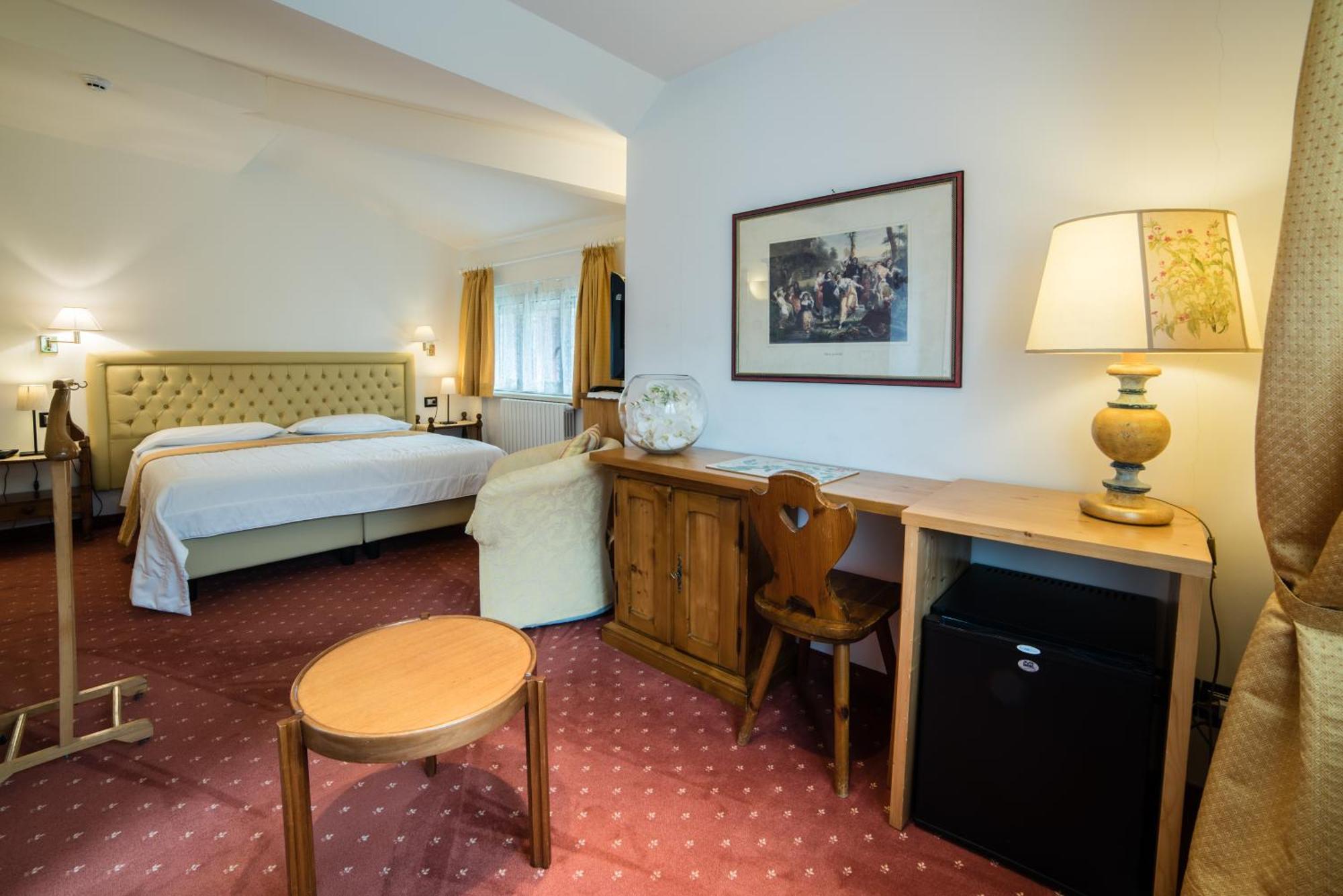 Albergo Milano Snc Lanzo dʼIntelvi エクステリア 写真