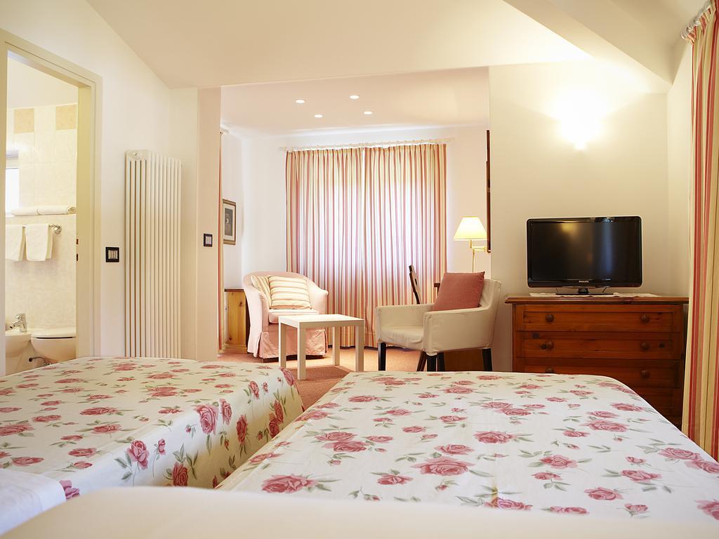 Albergo Milano Snc Lanzo dʼIntelvi 部屋 写真