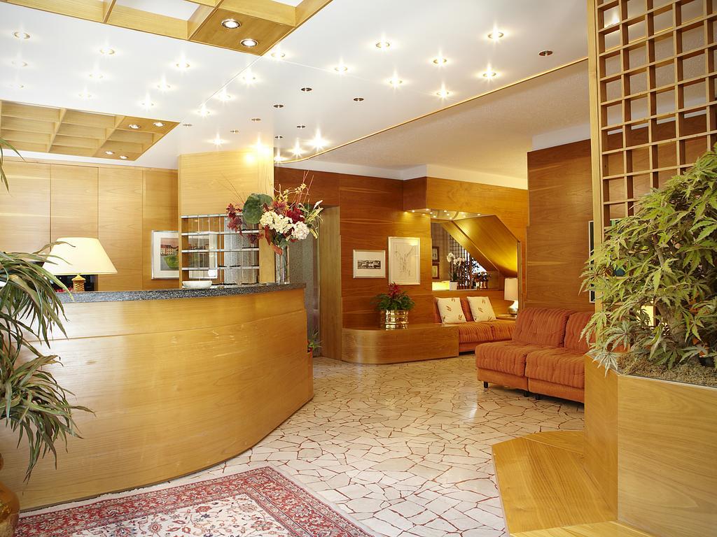 Albergo Milano Snc Lanzo dʼIntelvi エクステリア 写真