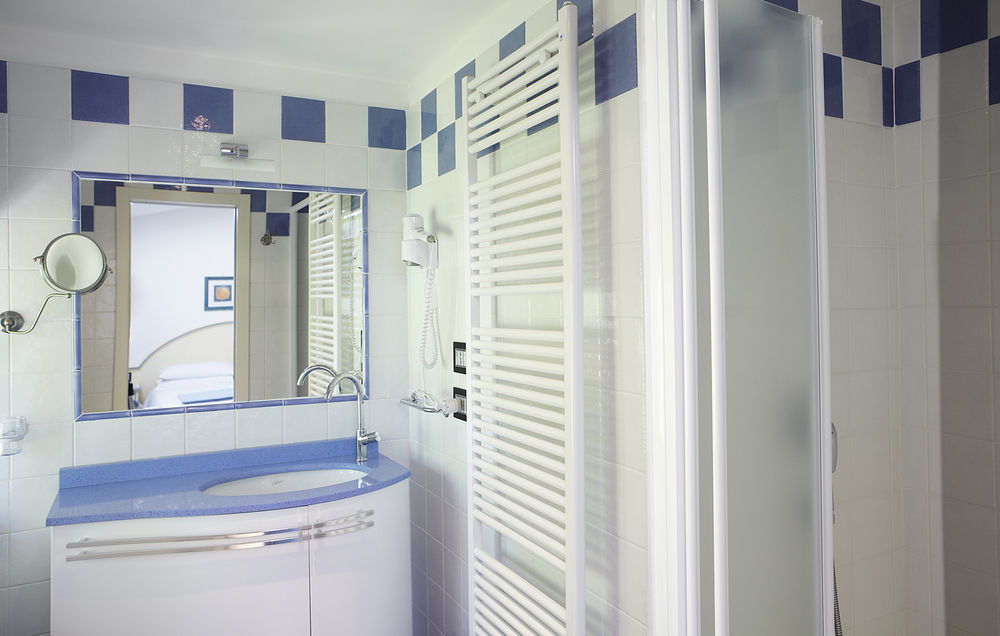 Albergo Milano Snc Lanzo dʼIntelvi エクステリア 写真