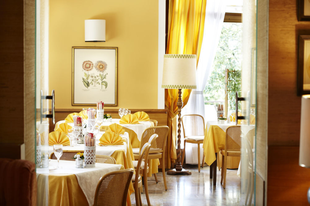 Albergo Milano Snc Lanzo dʼIntelvi エクステリア 写真