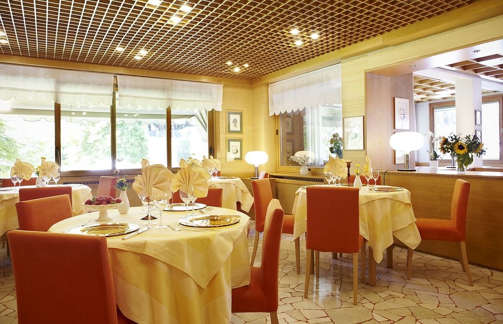 Albergo Milano Snc Lanzo dʼIntelvi エクステリア 写真