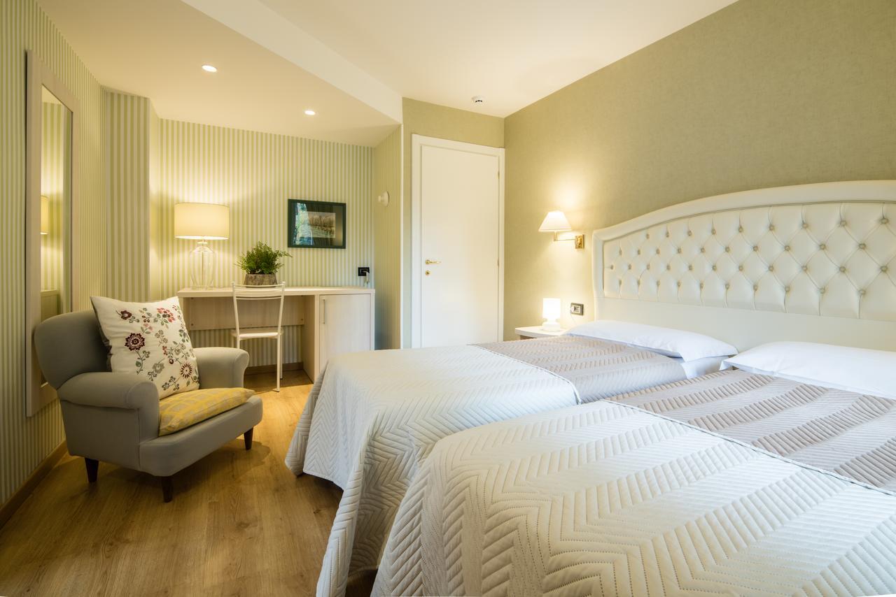 Albergo Milano Snc Lanzo dʼIntelvi エクステリア 写真